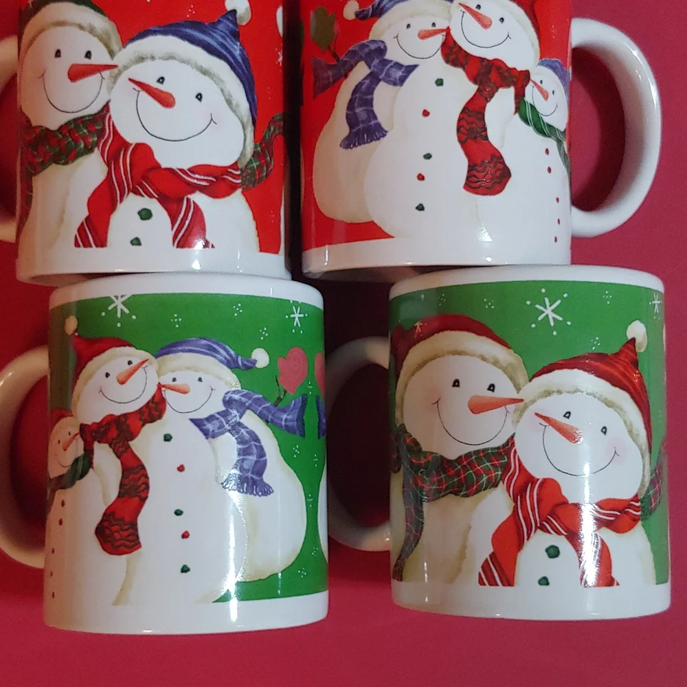 Snowman Ceramic Coffee/Tea Mugs in Decorative Box. Set Of 4. New in box